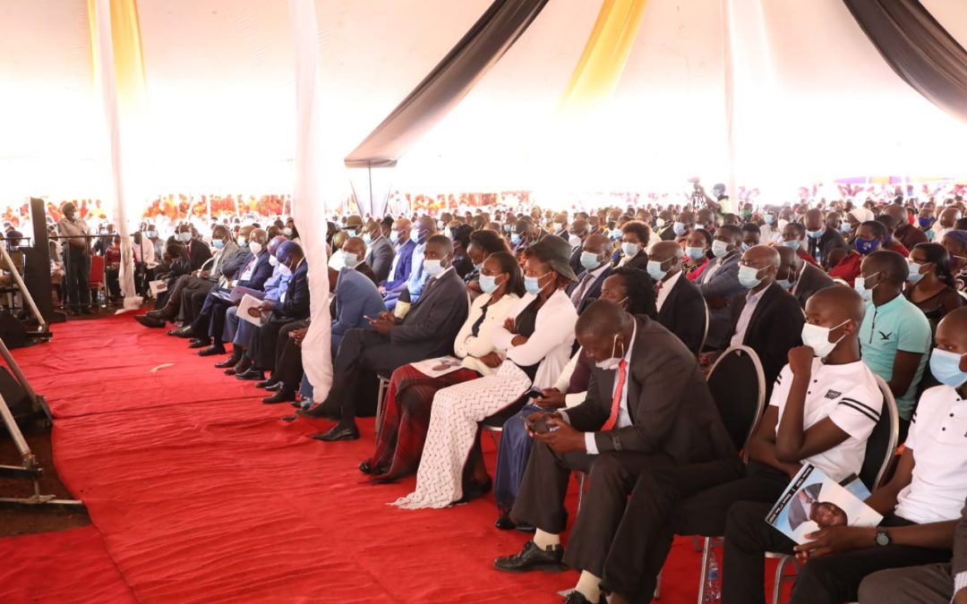 Governor Ongwae leads Kisii residents to bury late MCA